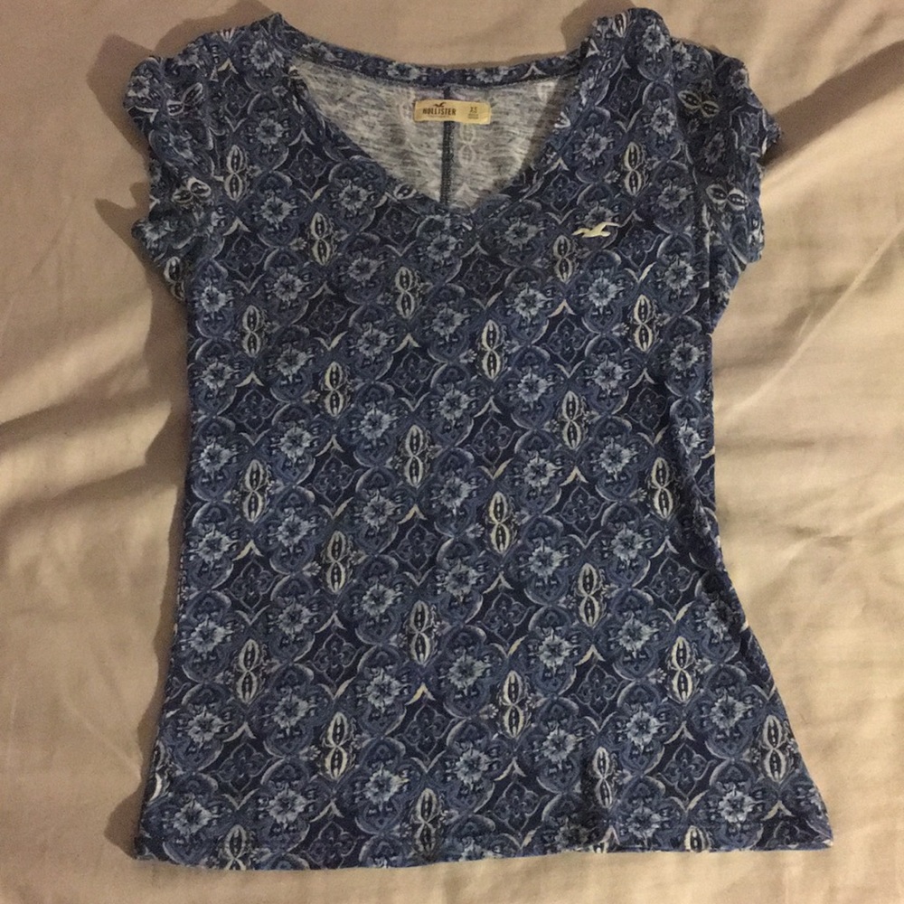 Blue Flower Design Hollister Tee
